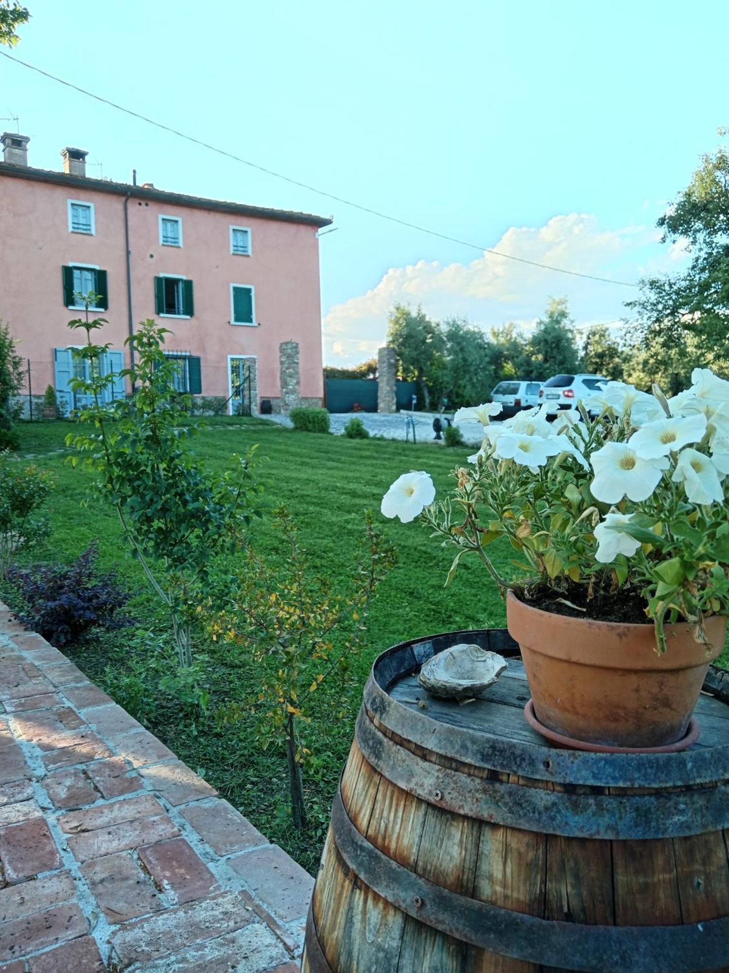 Casale - La Camera Di Leda Lamporecchio Eksteriør billede