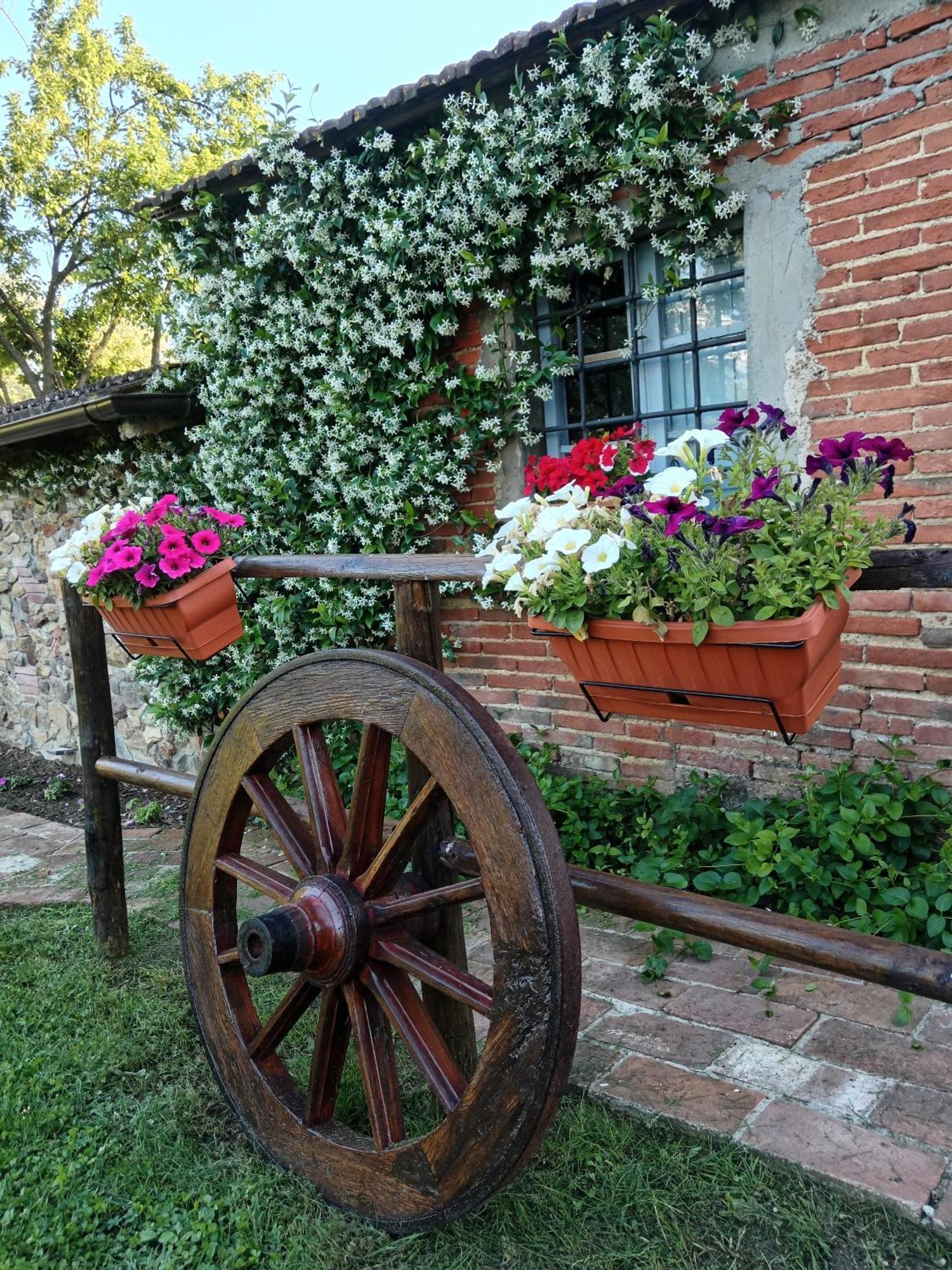 Casale - La Camera Di Leda Lamporecchio Eksteriør billede
